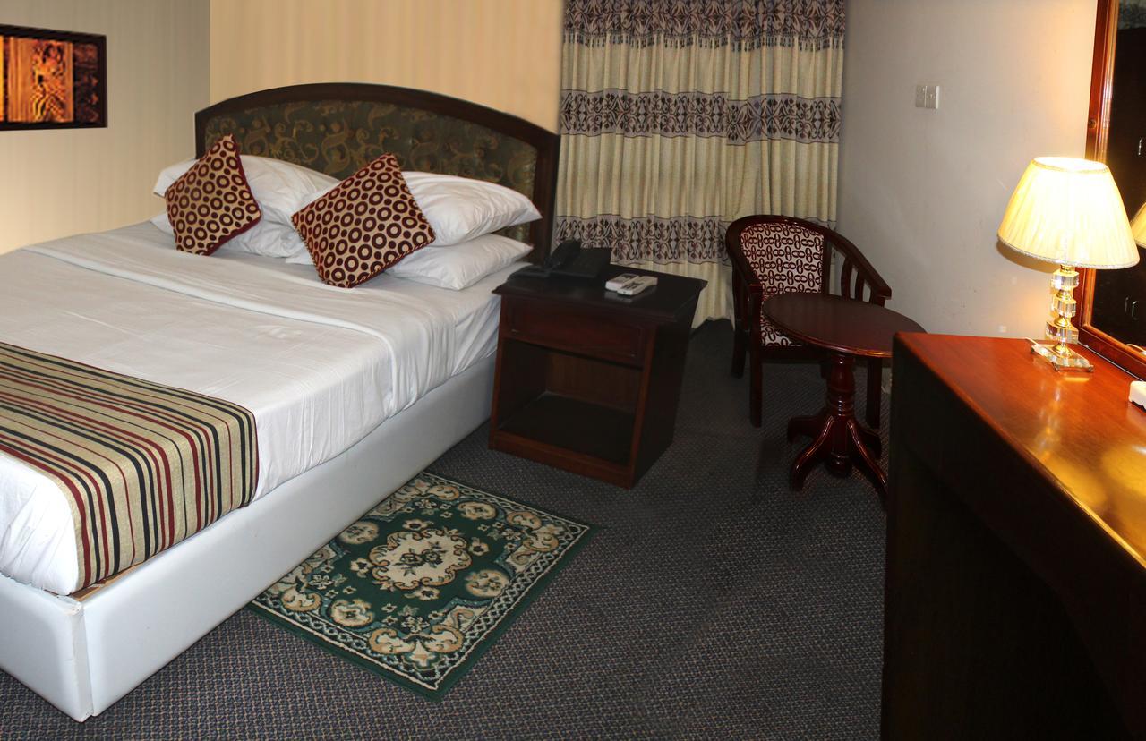 Hotel Uttara Dakka Dış mekan fotoğraf